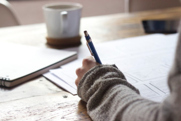 Die Masterarbeit enthält meist nur eine Einleitung. Wenn Du trotzdem ein Vorwort formulieren möchtest, erfährst Du hier, was alles hineingehört!