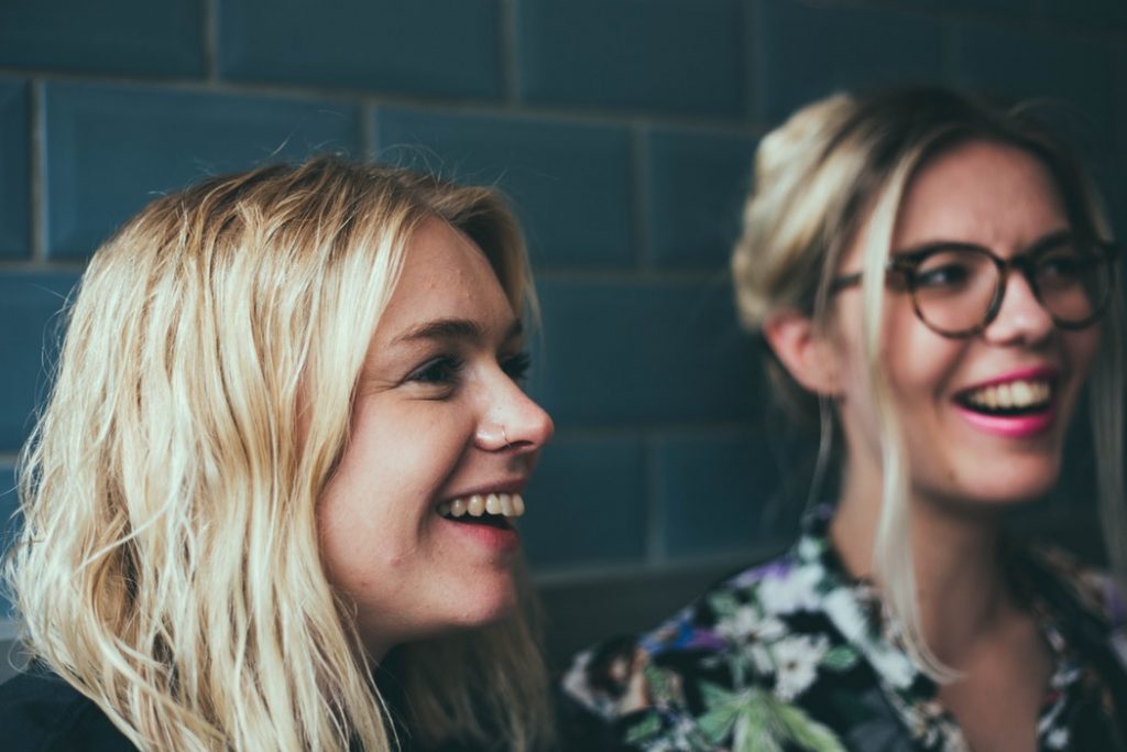 zwei Frauen Jobmatching