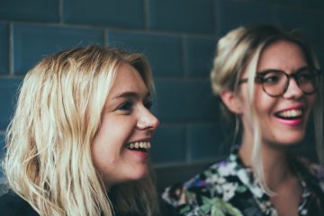 zwei Frauen Jobmatching