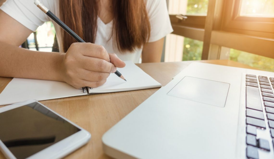 Die perfekte Zusammenfassung für die Uni schreiben: So geht’s!